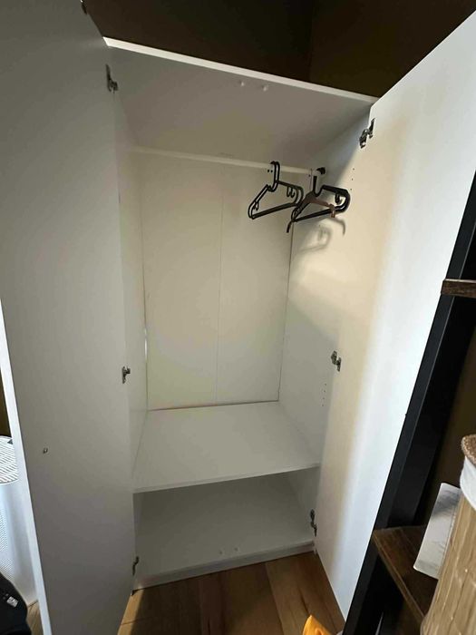 Biała szafa Ikea
