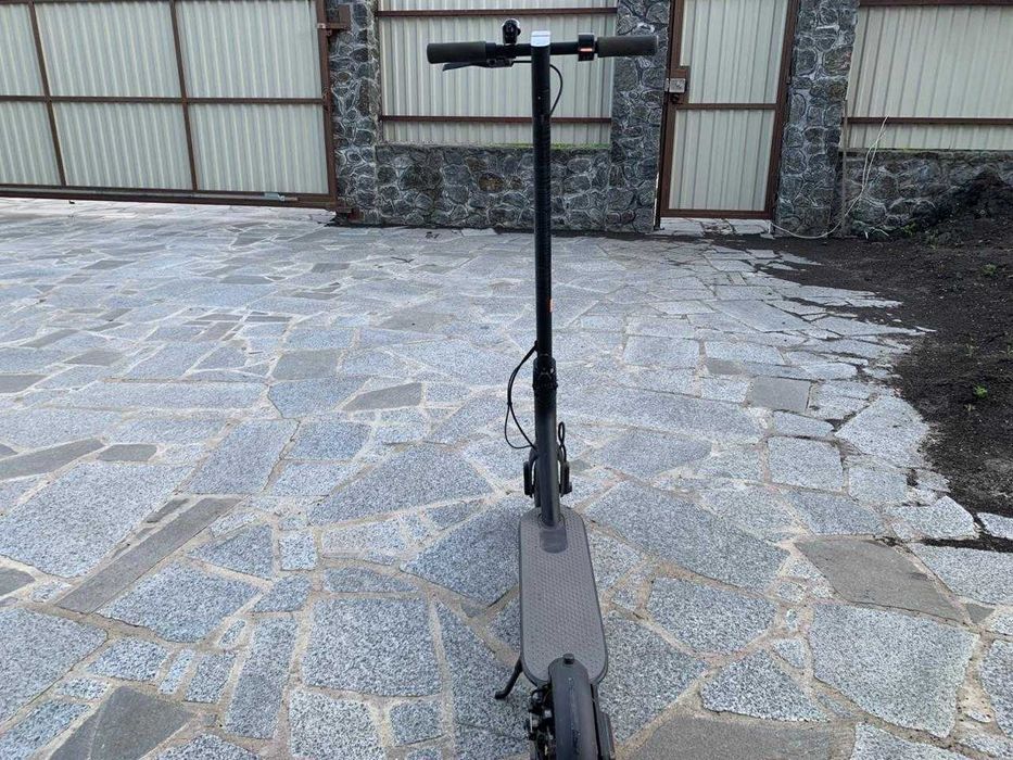 Електро самокат Mi Electric Scooter Essential