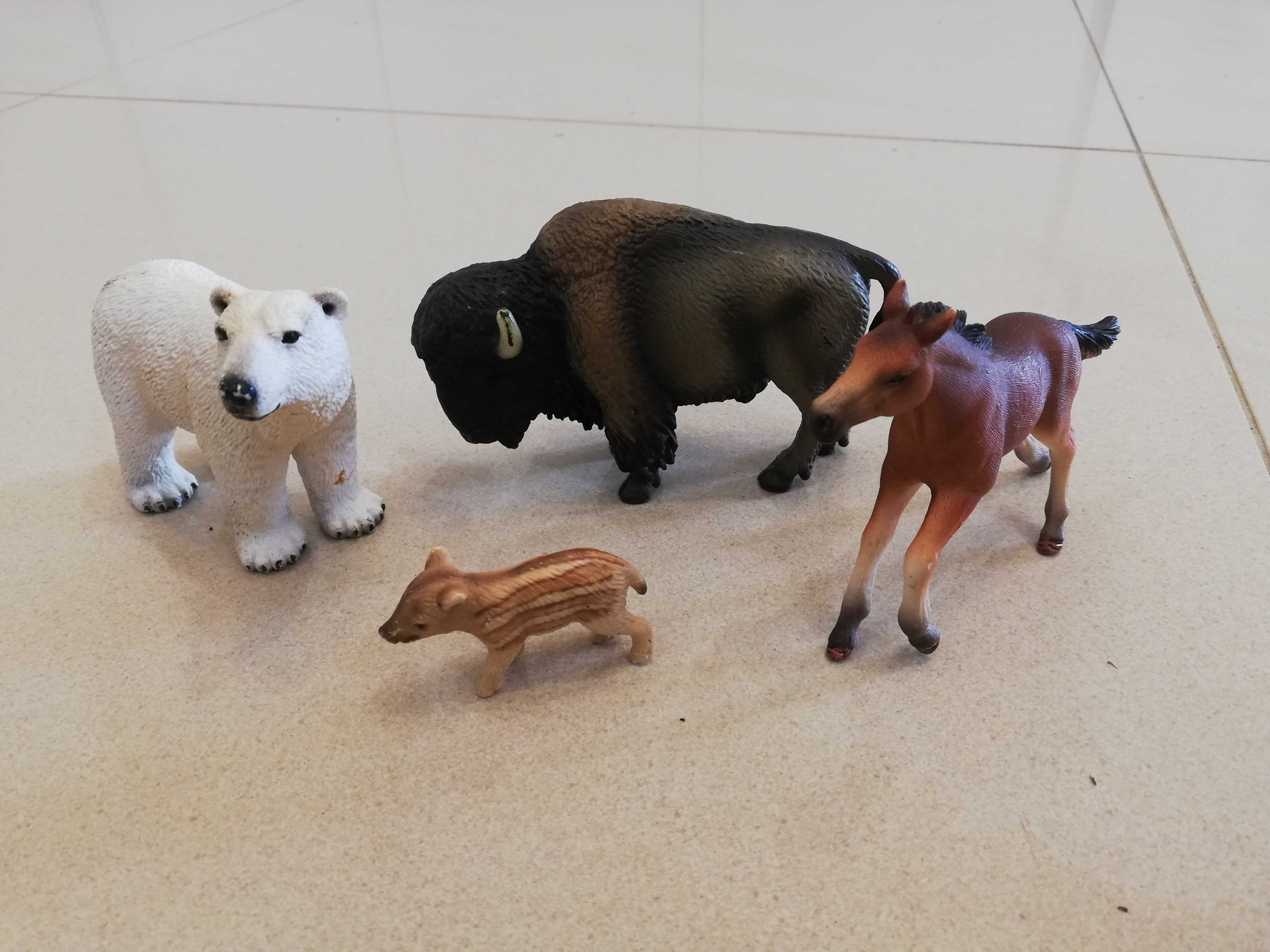 Figurka Schleich zwierzęta zestaw 4szt żubr, koń dzik, niedźwiedź