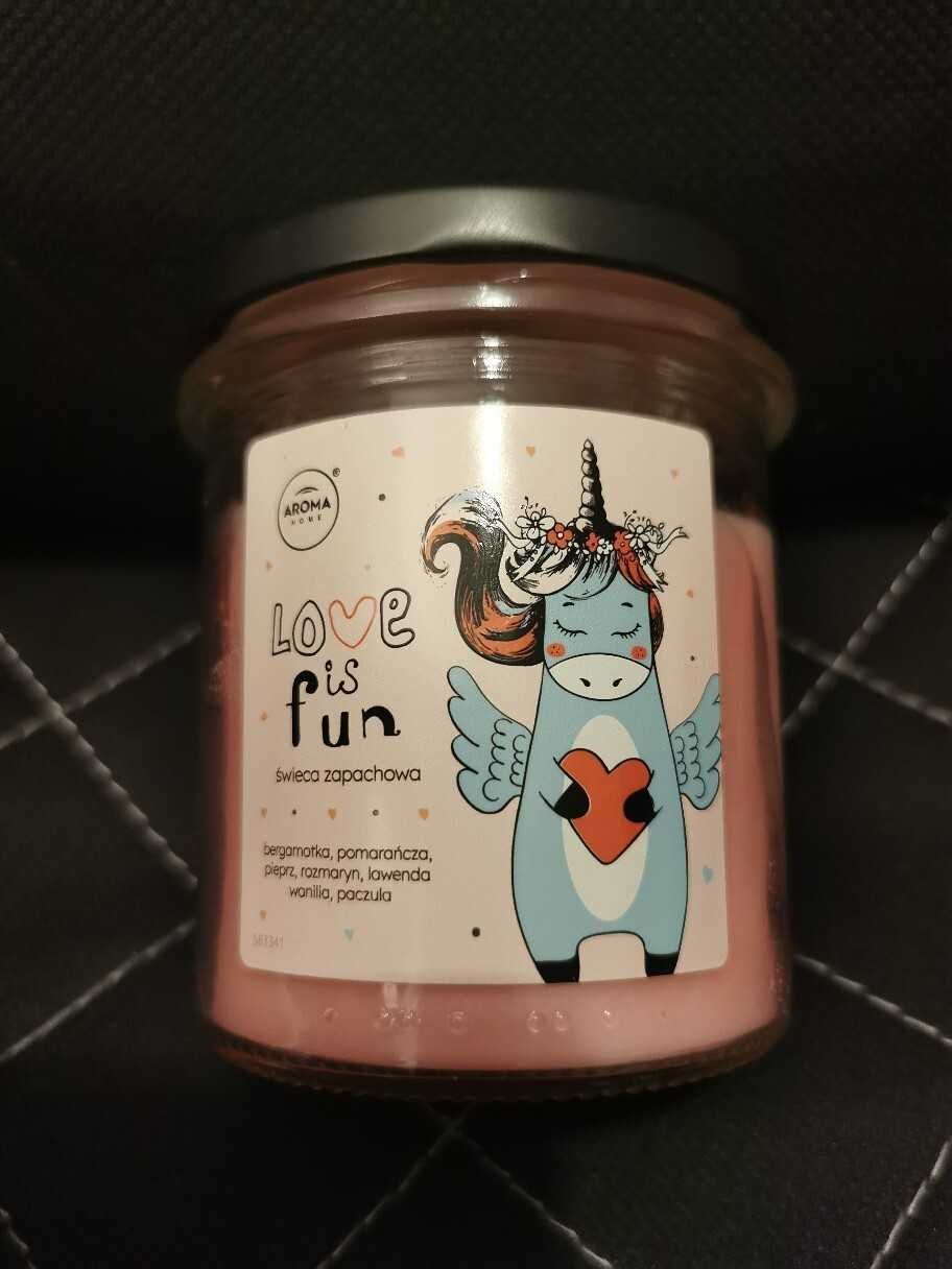 Love is fun świeca zapachowa 210g Aroma home