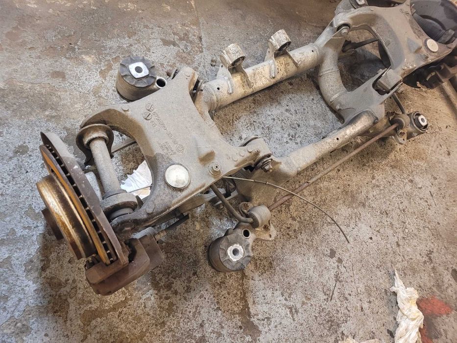Zawieszenie Tył BMW E60 E61 Sanki Wózek Belka Kompletne