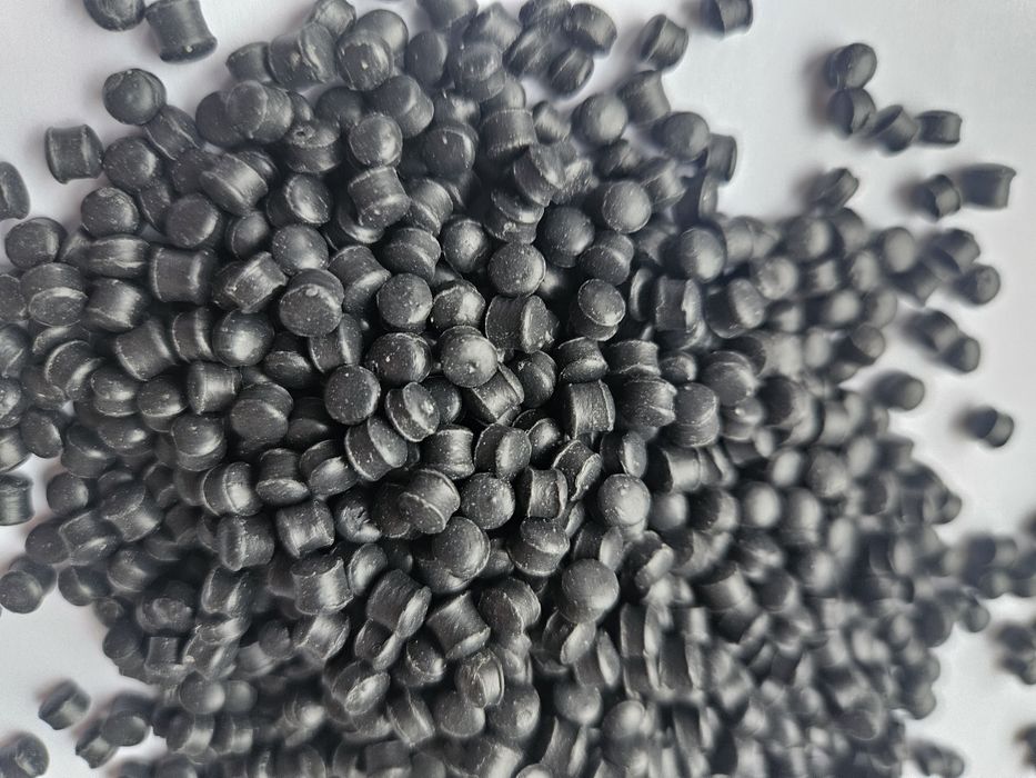 Granulat PP z recyklingu 2500zł / tona