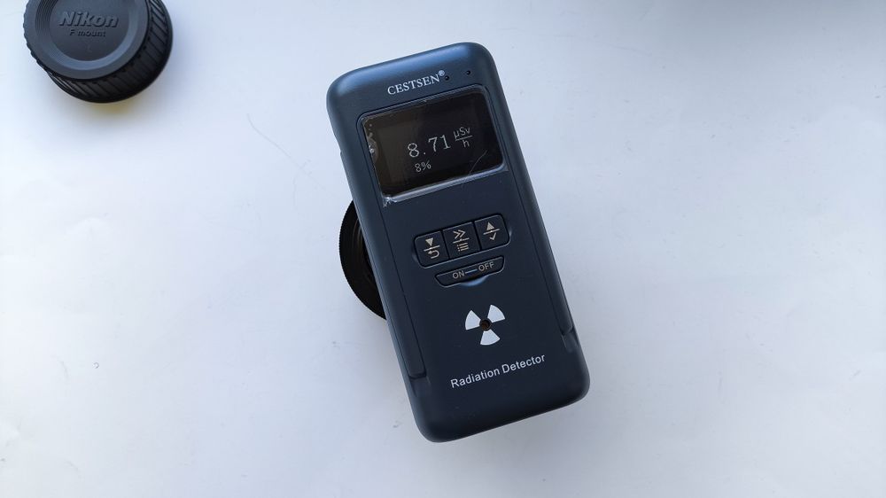 Profesjonalny Licznik Geigera CESTSEN GM-300B certyfikat dozymetr