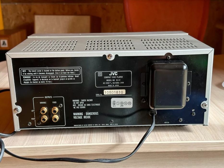 CD проигрыватель JVC XL-V1 в отличном состоянии. Самовывоз.