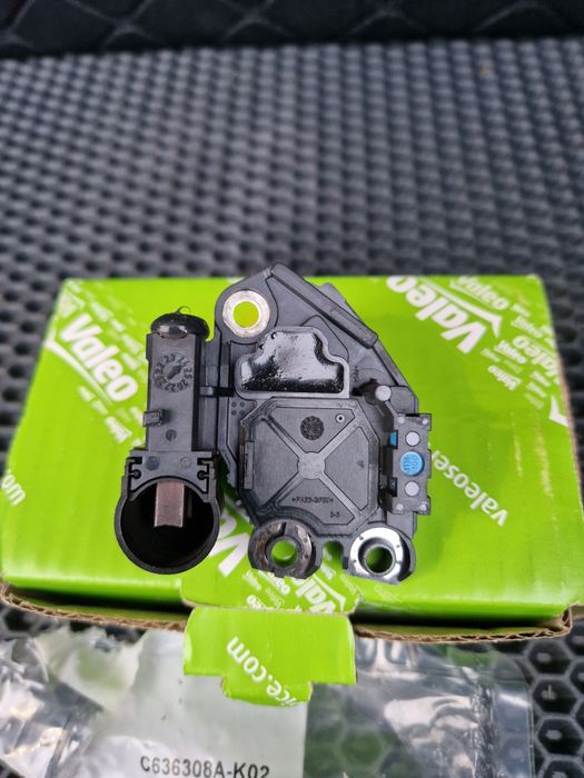 Реле регулятор Valeo 595458