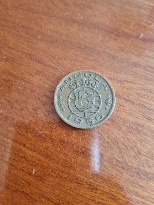 Moeda Colonial Portuguesa - Angola 1 Escudo de 1956