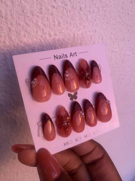 Press on nails/ unhas postiças personalizadas