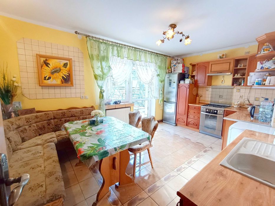 Sprzedam dom 2 poziomy po 100 m2 plus duży parter pod działalność