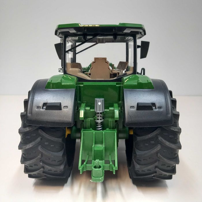 Traktor Bruder John Deere 7R 350 z ładowaczem czołowym