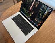 MacBook Pro 16" M1 Pro Srebrny / 2021r. / 16GB RAM / 512GB SSD / A2485