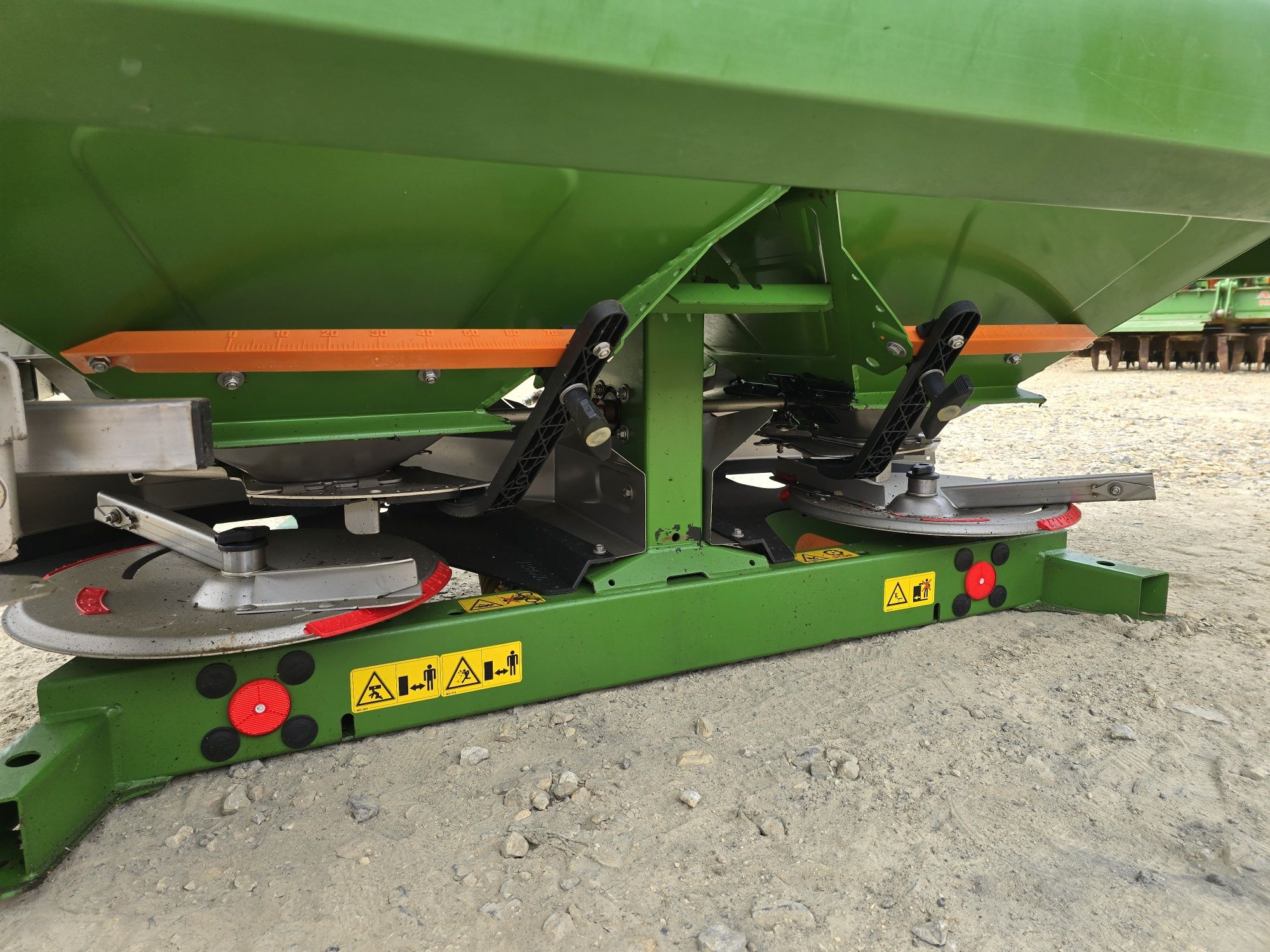 Rozsiewacz Amazone ZAM 1001 jak NOWY ** import Niemcy**