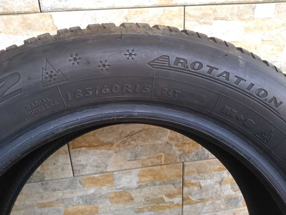 OPONY ZIMOWE 185/60R15 Dunlop Winter Response komplet