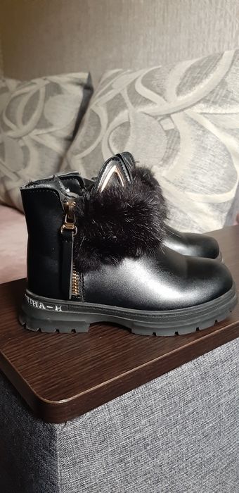 Продам детские сапоги