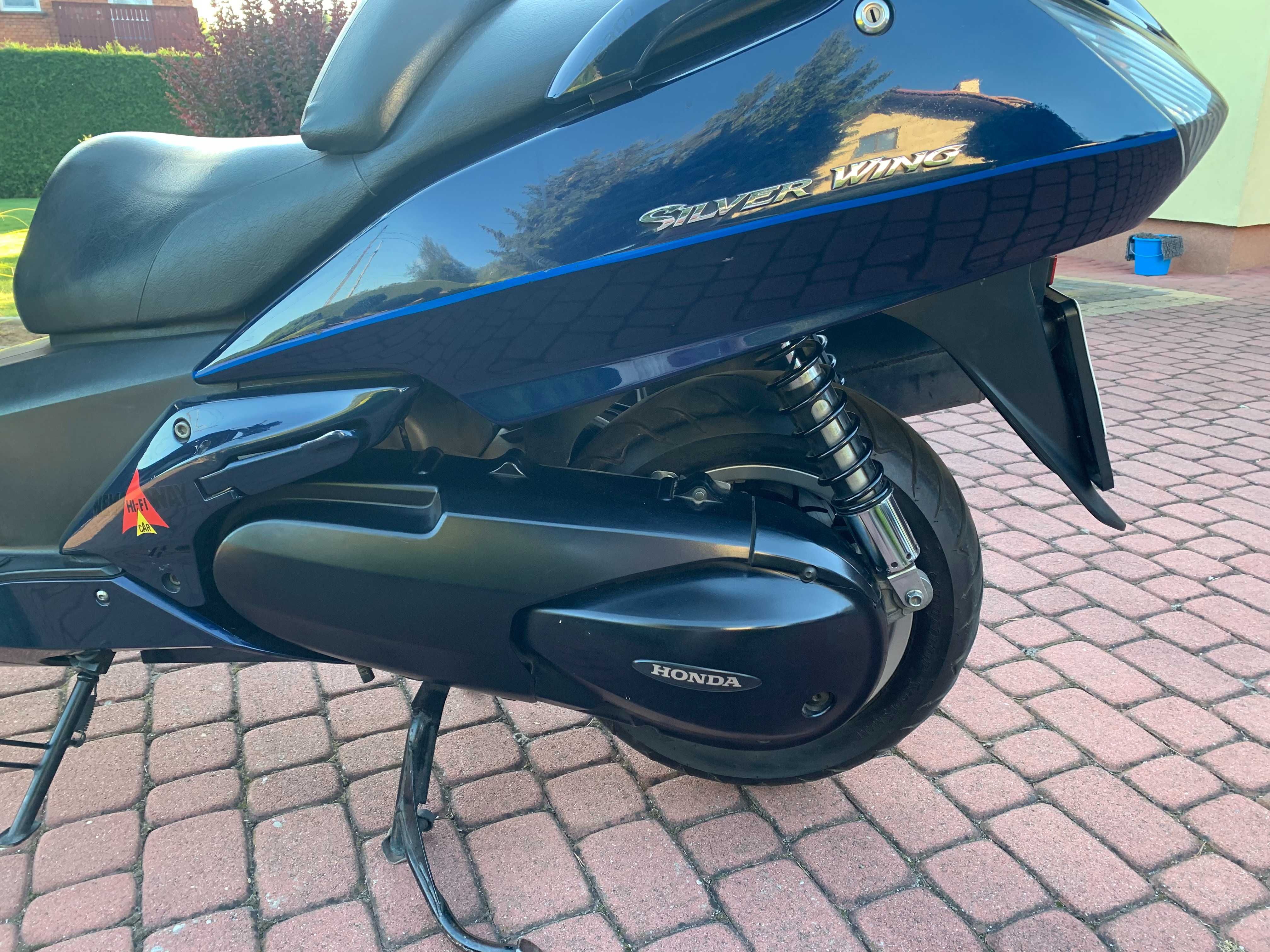 Honda FJS Silver Wing 600