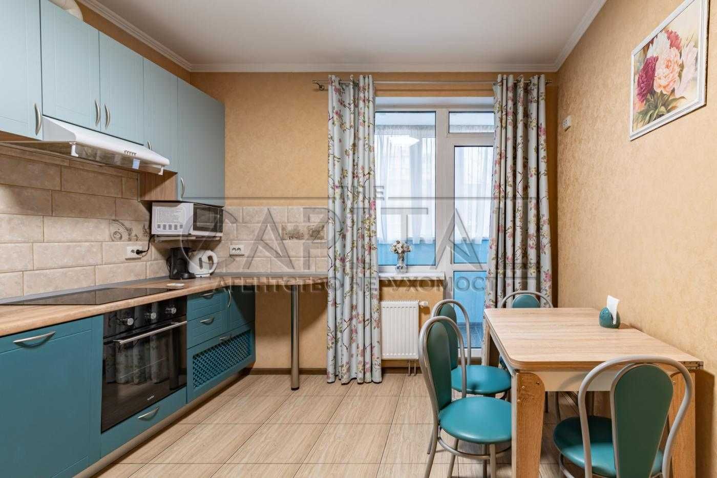 Продаж 3к квартири, пер. Тбіліський, метро Політех, Шевченківський р-н