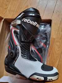 Buty motocyklowe sportowe REBELHORN RIVAL perforowane BLACK/WHITE R.40