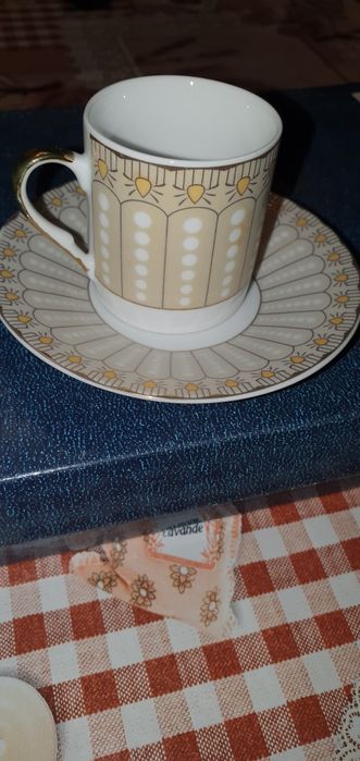 Набір порцелянових чашок