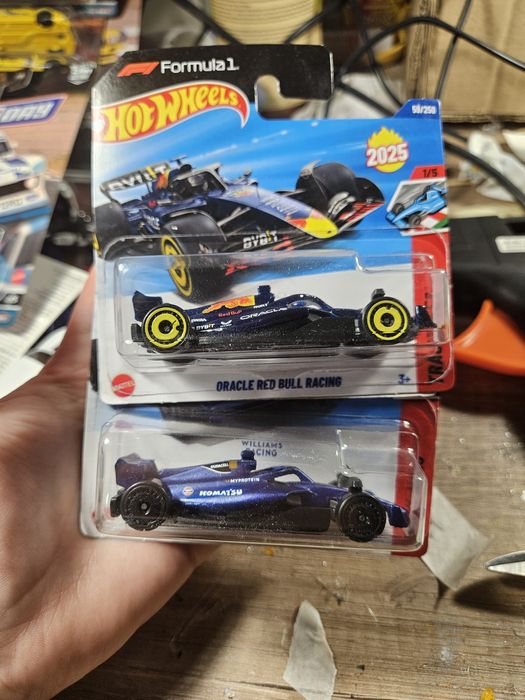 Sprzedam 2 hot wheelsy formuła 1