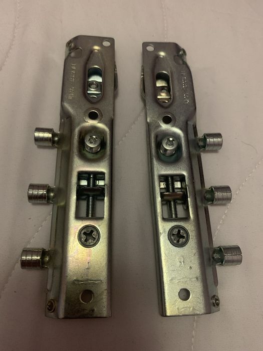 Навес Hettich для невидимого крепления в шкафу