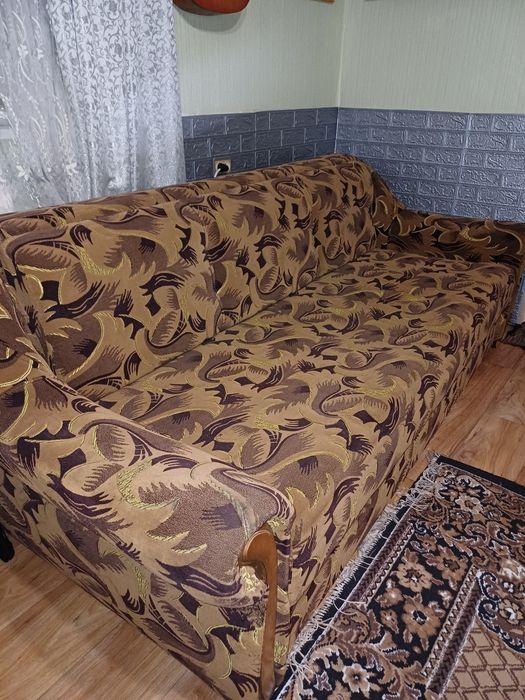 Диван ~230*110 в складеном вигляді. торг