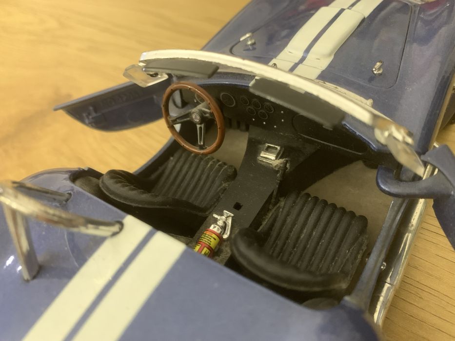 Model Road Tough Selby Cobra 427S/C 1:18 kolekcjonerski