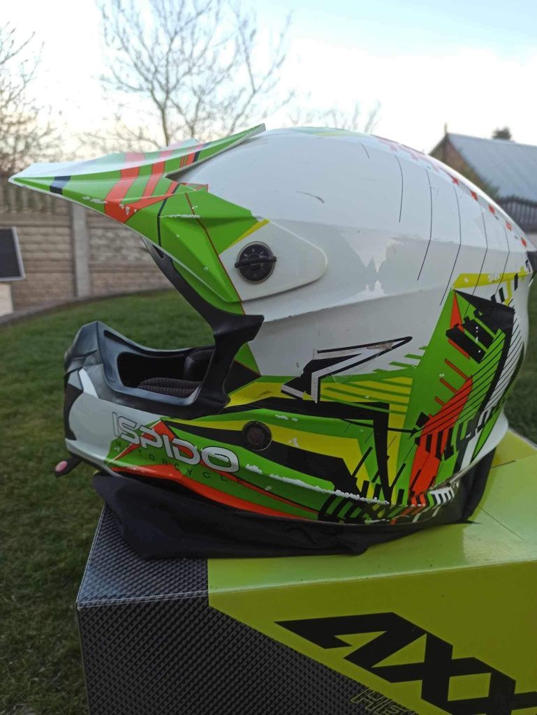 Kask na motor firmy ISPIDO