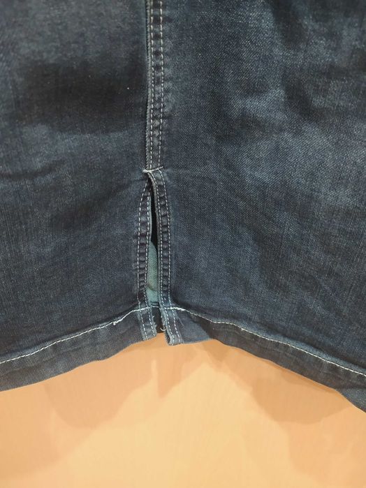 Spódnica jeansowa na szelki