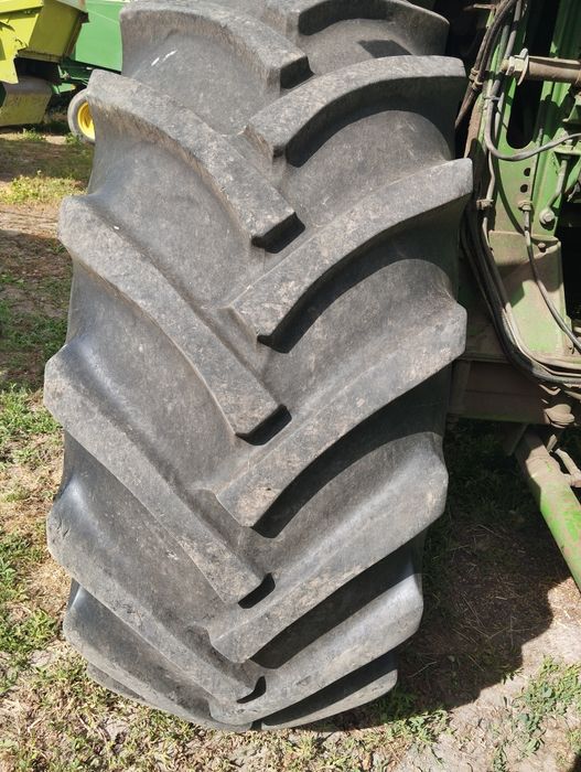 Комбайн свіжопригнаний John Deere 1075