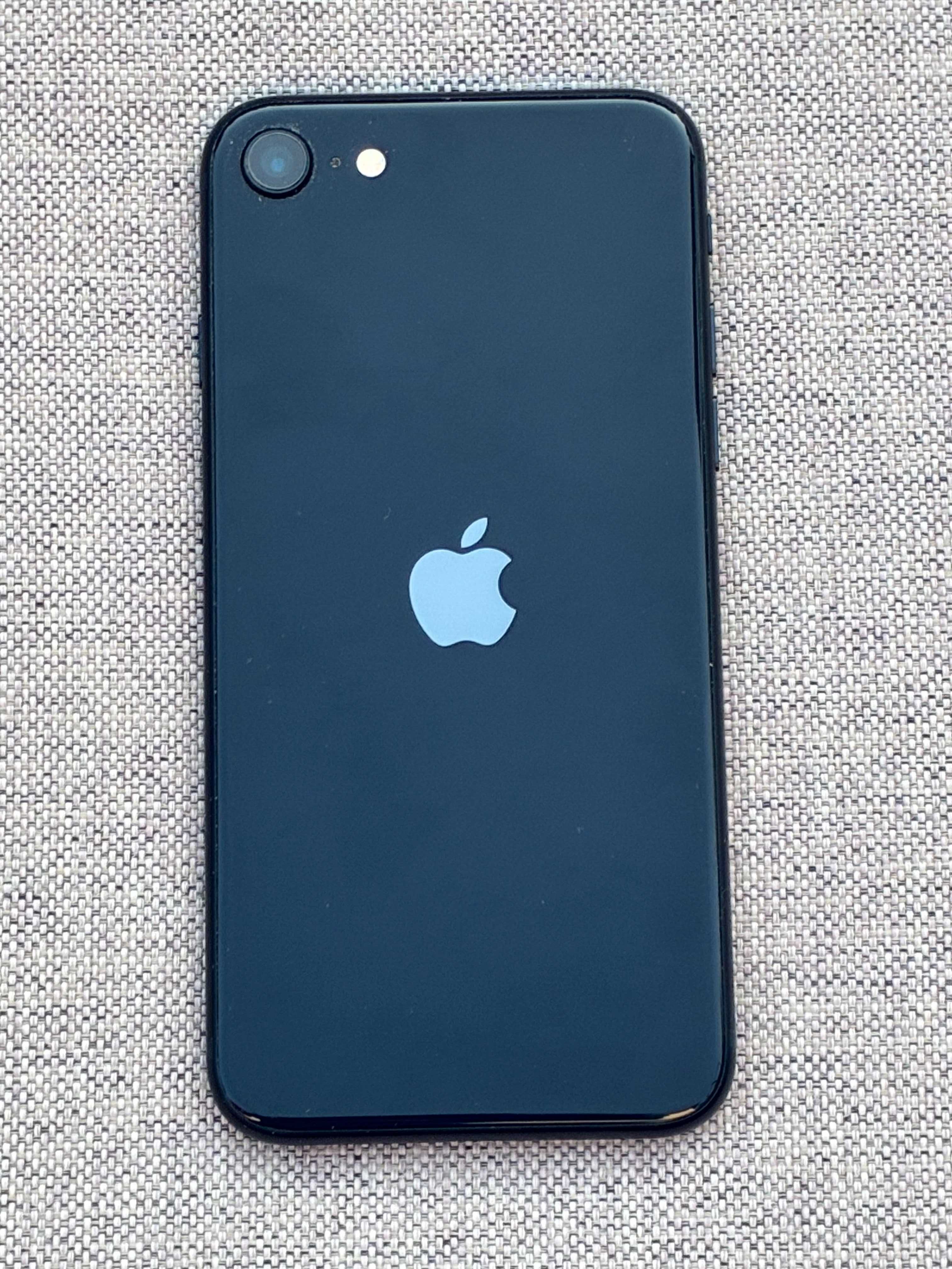 iPhone SE 3 gen (model 2022) STAN IDEALNY