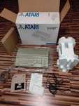 Atari 1040 STFM w Boxie, Oryginalna Plomba, Folia na Logo, Instrukcja