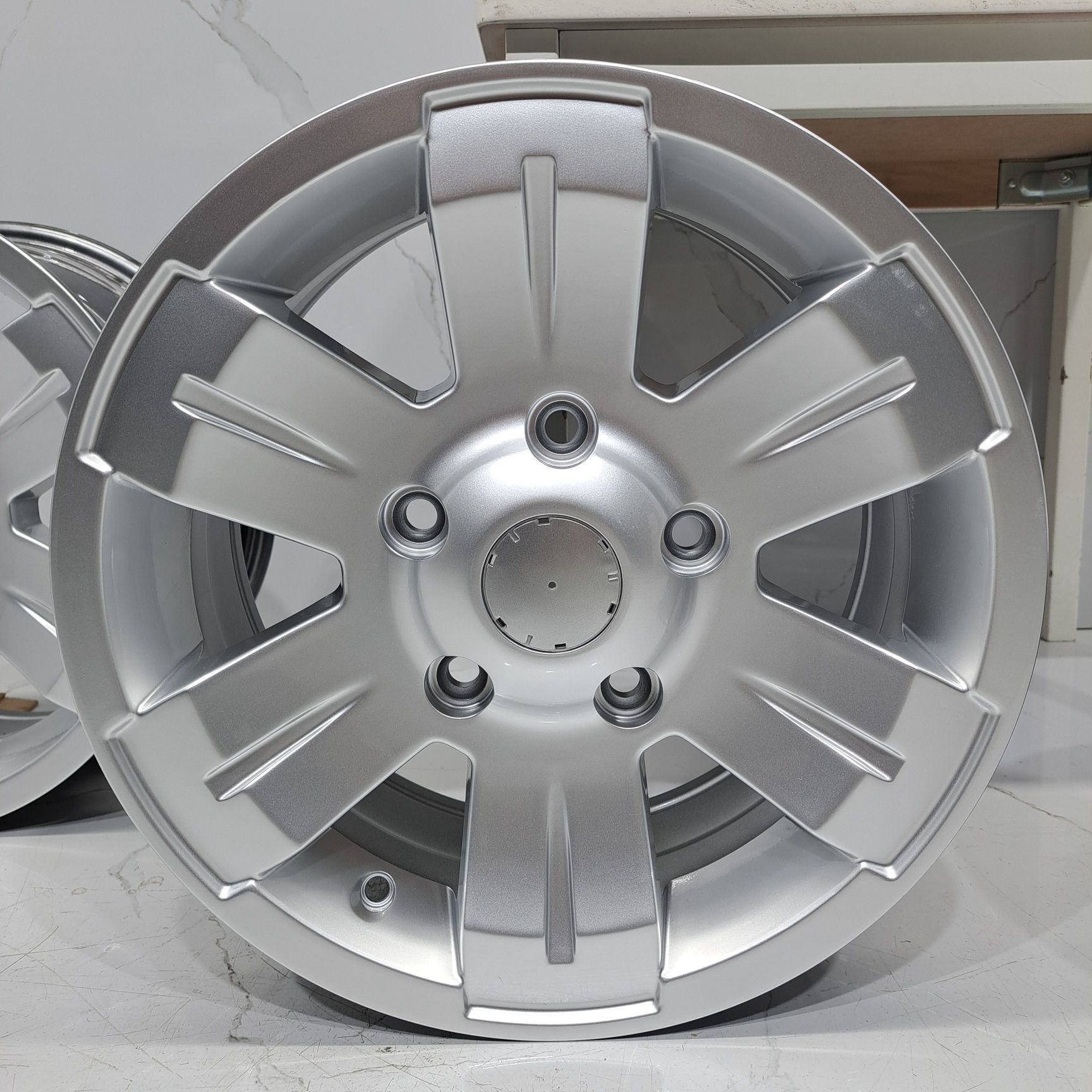 Jantes 15" LOOK Mercedes Sprinter Renault Master autocaravana 5x130