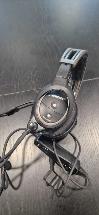 Headsets Bose A20, usados, em perfeitas condições de funcionamento
