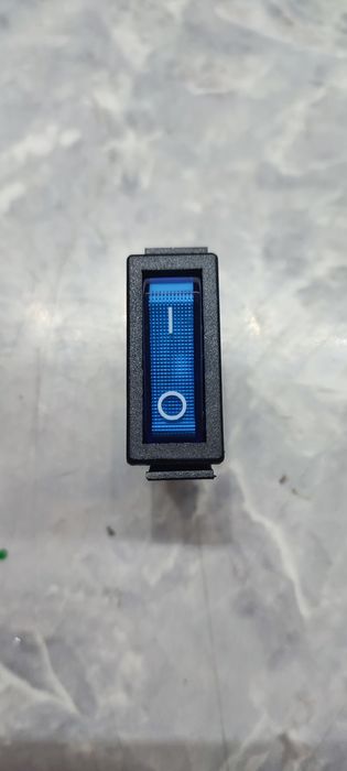 Продам переключатели одноклавишные, 3х контактные, с подсветкой