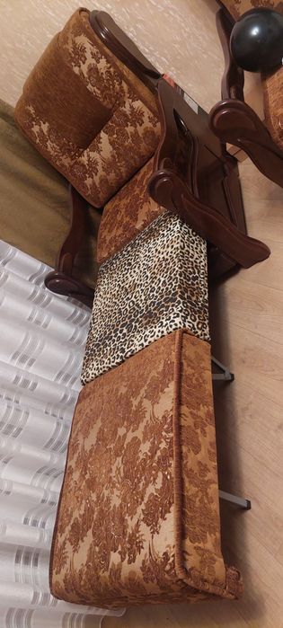 Продам розкладний диван та два розкладні крісла