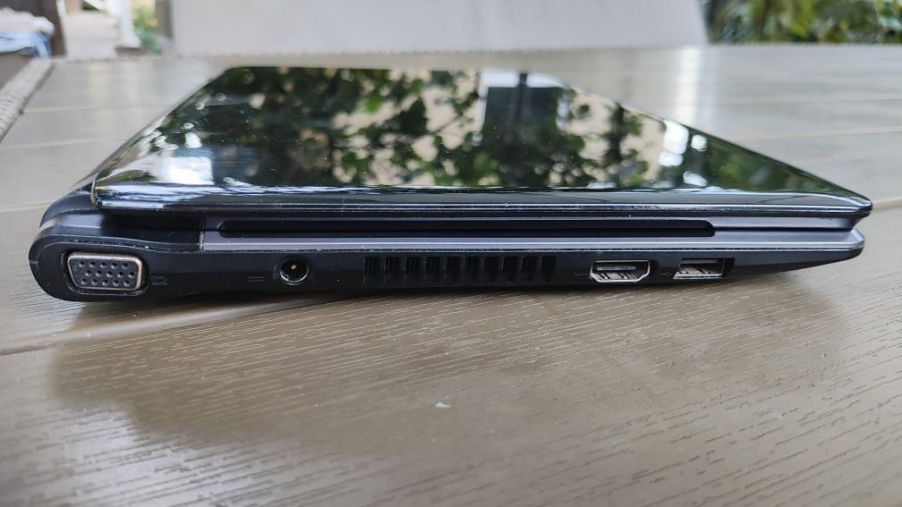 Acer aspire 1810TZ ноутбук (нетбук)