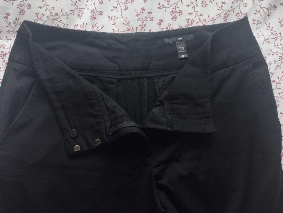 Calças pretas largas