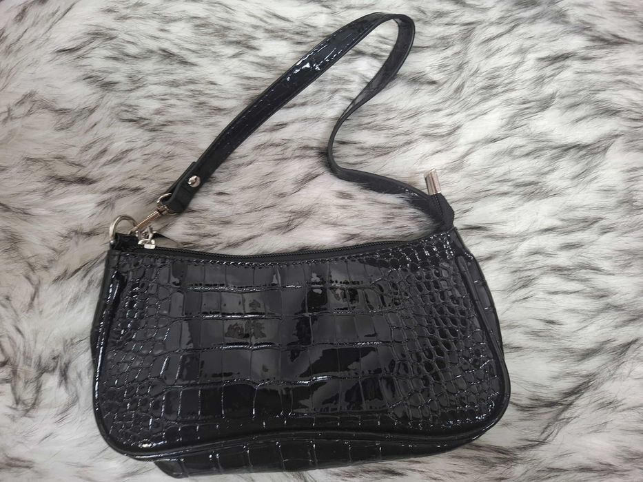 Czarna lakier krok (183)