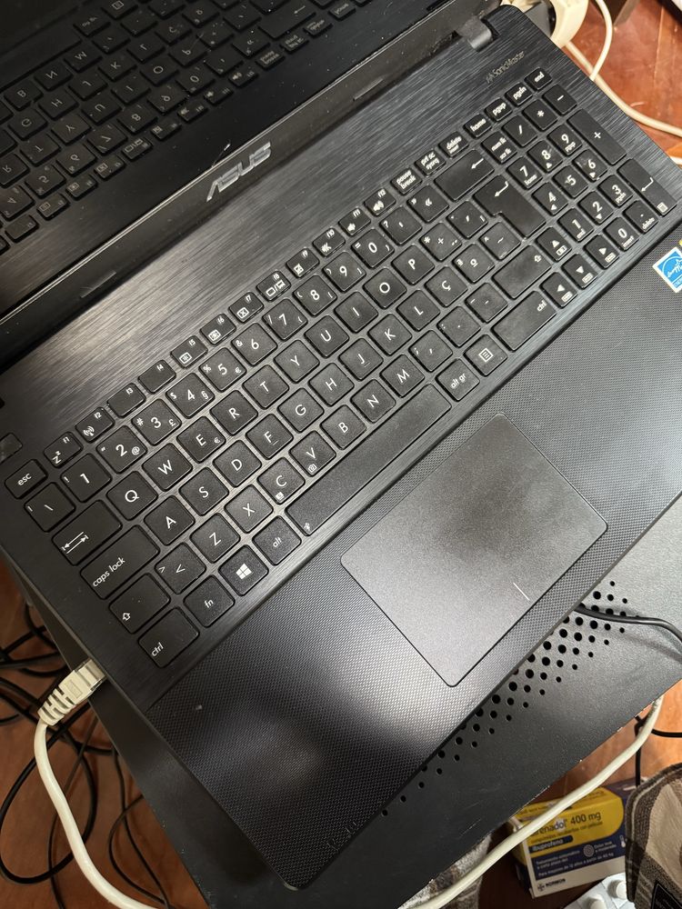 PC portátil Asus X551C