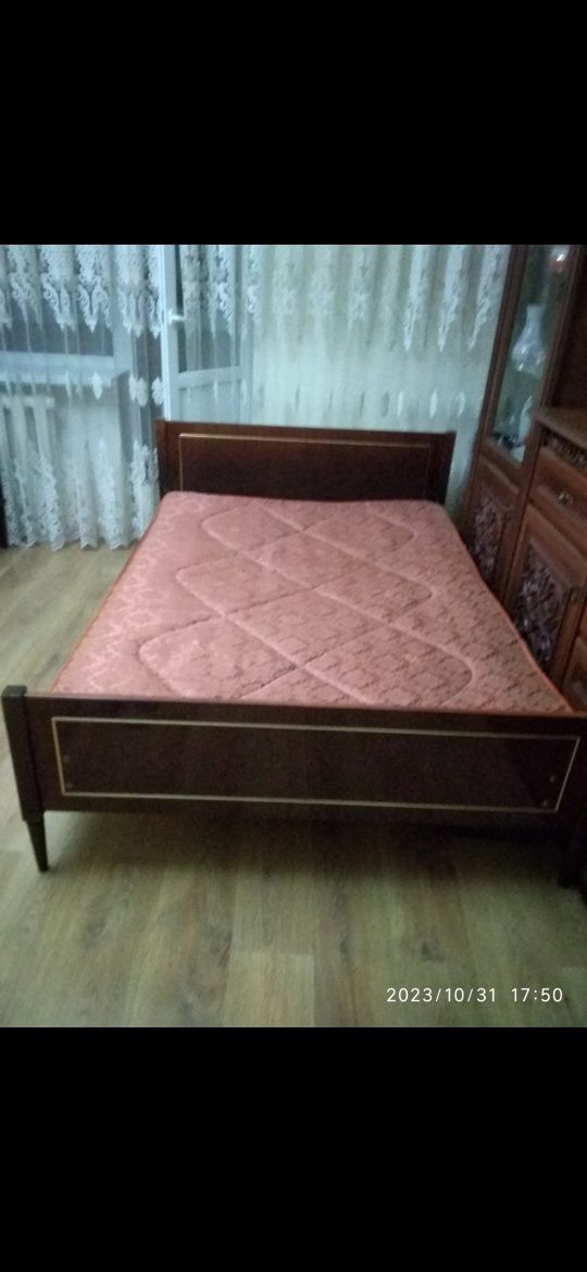 Ліжко + матрац двухспальне, 140 на 190, дерево, Румунія