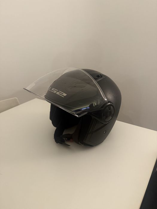 Capacete ls2 aberto
