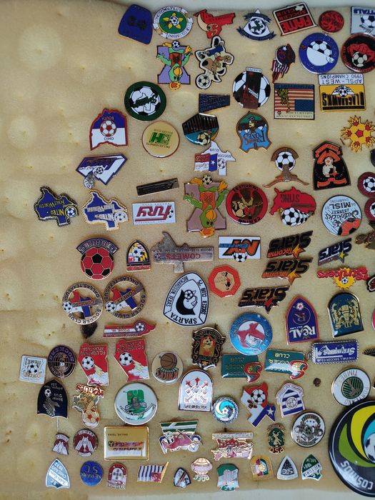 Pins de clubes de futebol EUA