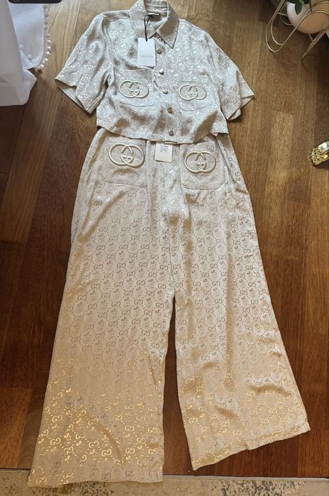 Elegancki komplet beżoey gucci