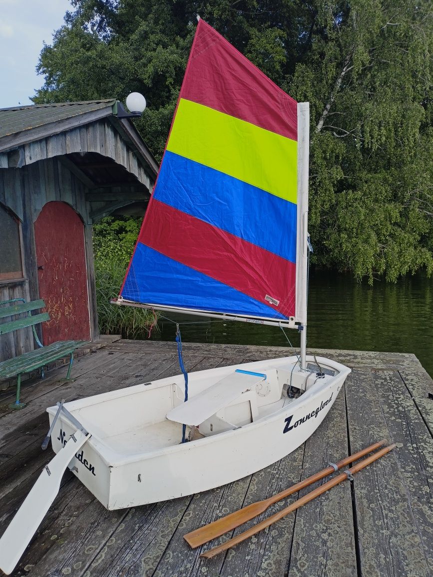 Sprzedam łódkę żaglówkę Optimist