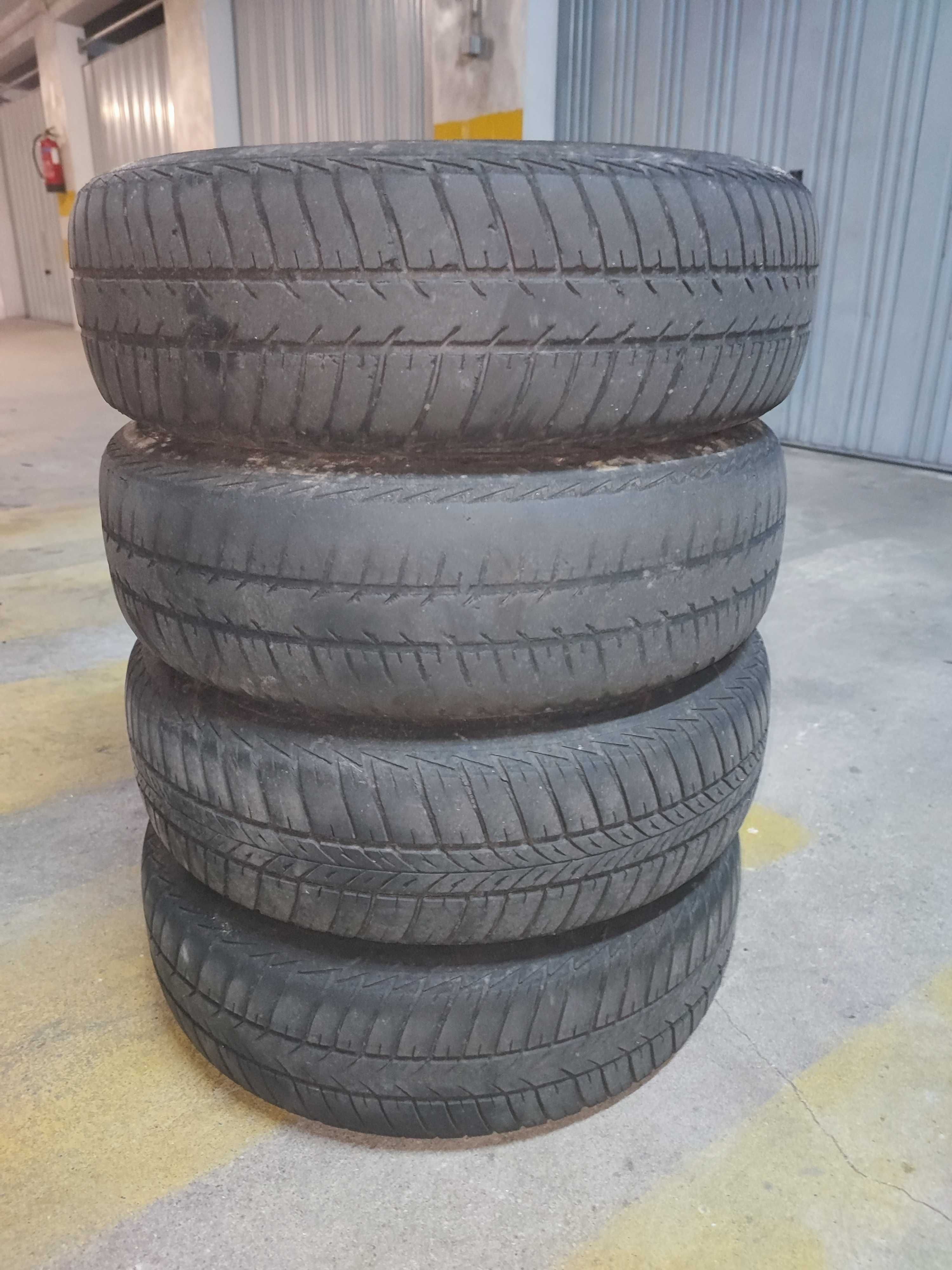 Jantes ferro com pneu Opel Corsa