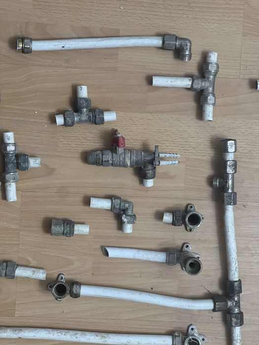 Сантехнічні зєднання, фітінги, зєднувачі обжимні комплект