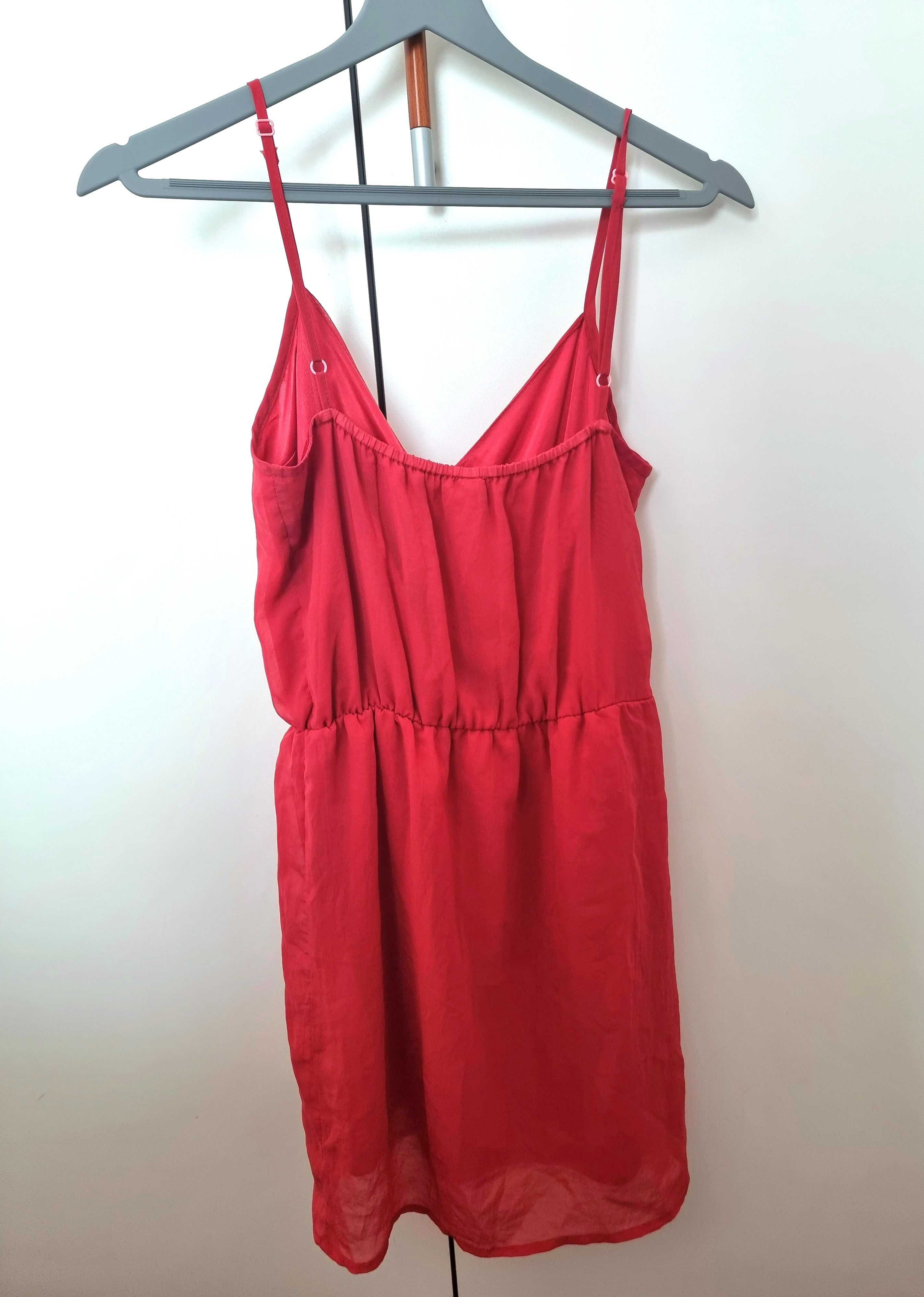 Vestido vermelho curto cruzado Bershka, tamanho S