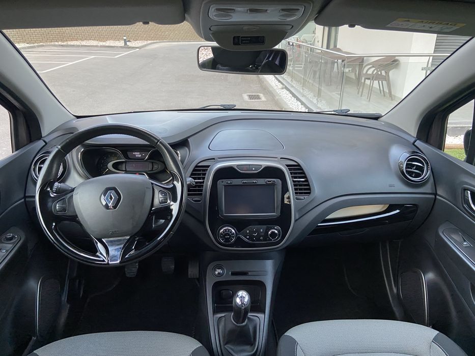 Captur Motor de Corrente 0.9 • 90 cv • Multimidia • Sem Riscos