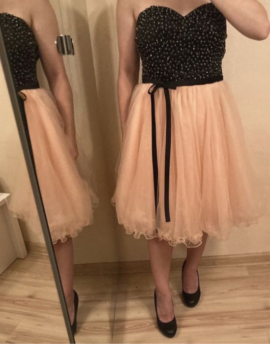 Zjawiskowa sukienka z cekinami i tiulem na studniówkę, wesele