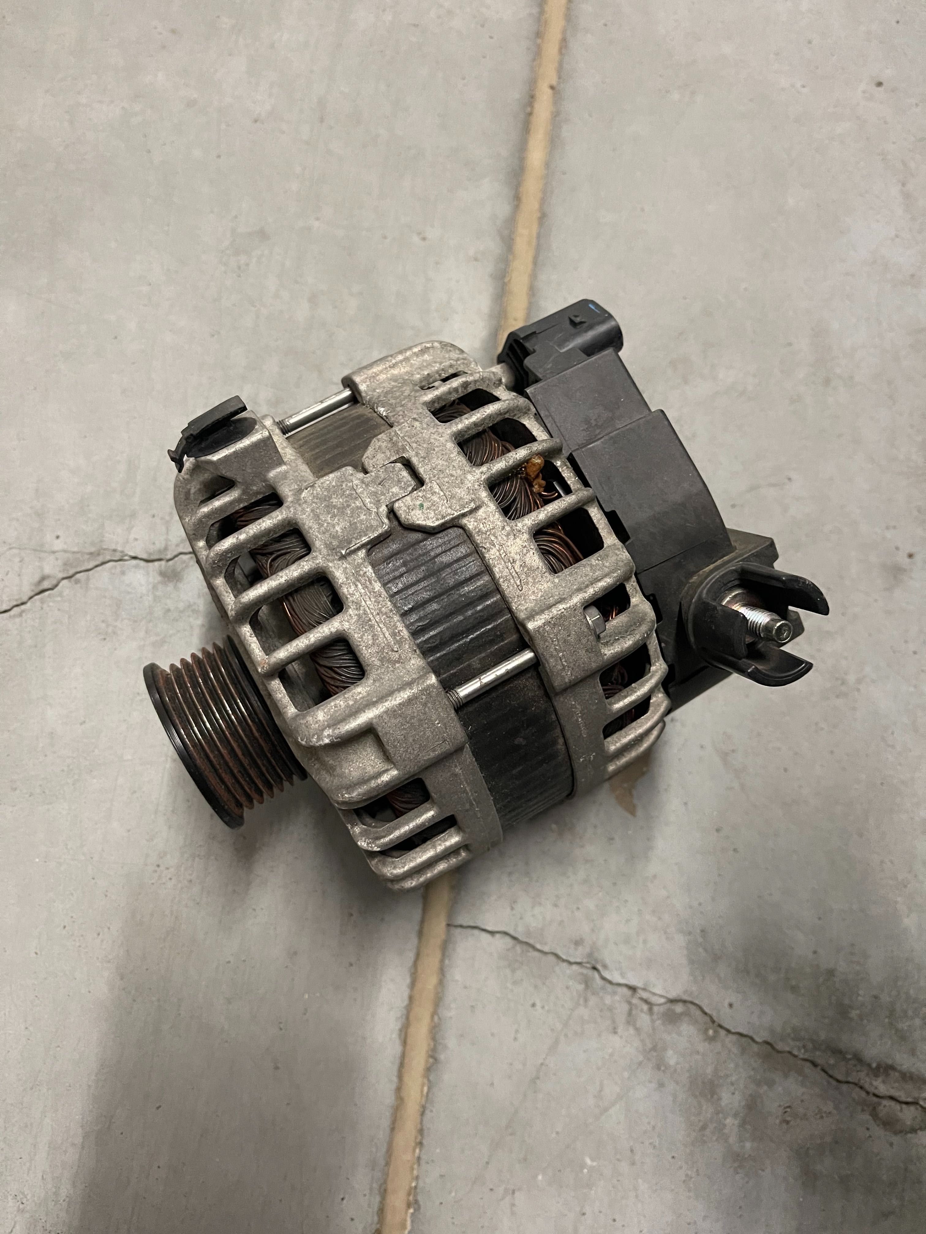 Jaguar  XF XE Land Rover Alternator  Jak Nowy !!