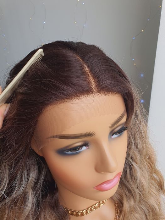 Długa peruka fale loki 70 cm naturalna fryzura lace front